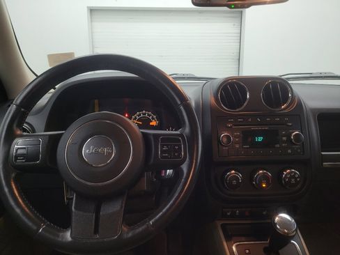 Used 2016 Jeep Patriot High Altitude FWD image 22