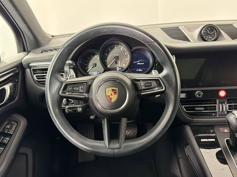 Certified 2023 Porsche Macan AWD/4WD image 27