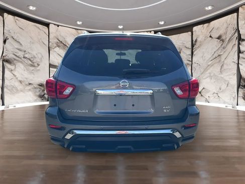 Used 2017 Nissan Pathfinder SV image 6