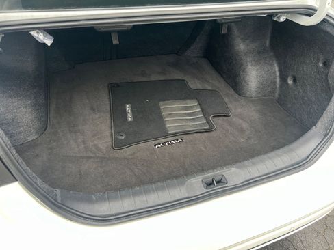 Used 2025 Nissan Altima 2.5 SV image 25