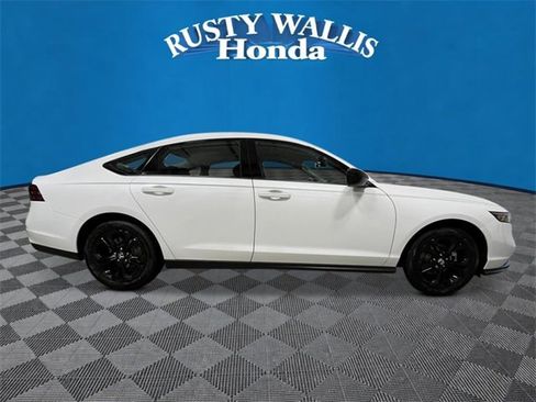 New 2025 Honda Accord SE image 2