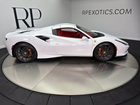 Used 2023 Ferrari F8 Tributo RWD image 17