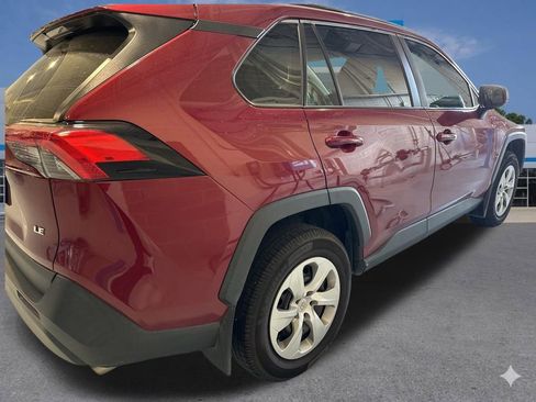 Used 2021 Toyota RAV4 LE image 5