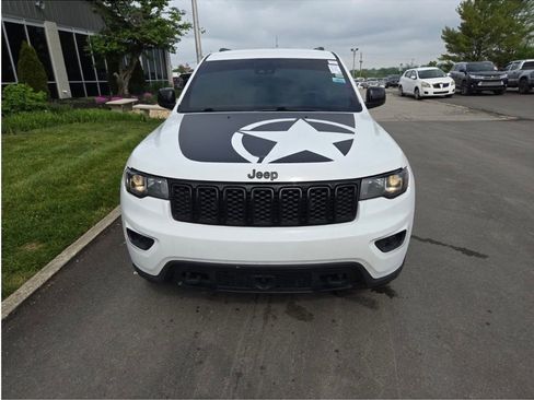 Used 2021 Jeep Grand Cherokee Freedom Edition RWD image 3
