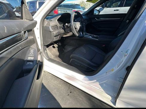 Used 2022 Honda Accord Sport image 4