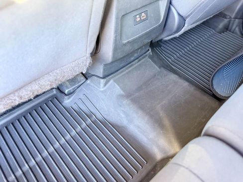 Used 2022 Nissan Frontier SV image 25