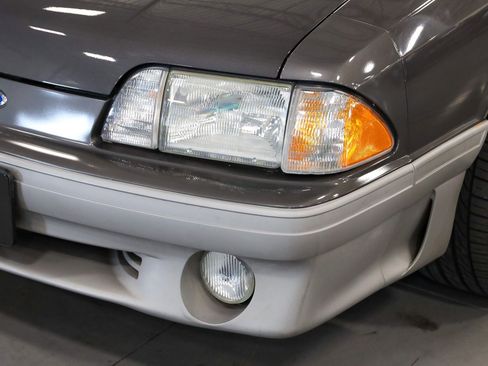 Used 1990 Ford Mustang GT RWD image 39