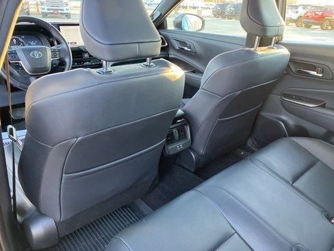 Used 2023 Toyota Crown Limited image 21