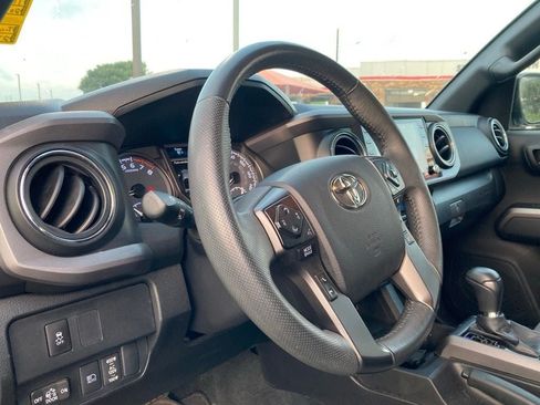 Used 2023 Toyota Tacoma TRD Sport w/ Technology Package RWD image 9