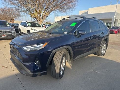 Used 2025 Toyota RAV4 XLE Premium image 6