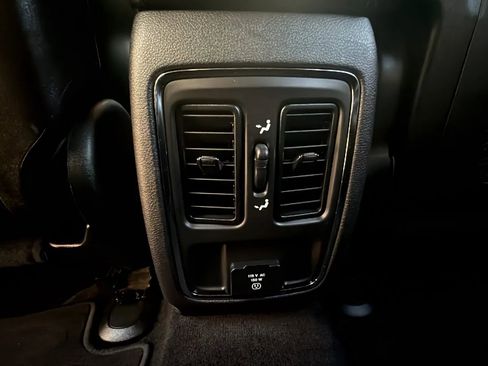 Used 2014 Jeep Grand Cherokee Altitude image 19