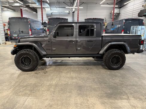 Used 2021 Jeep Gladiator Sport image 36