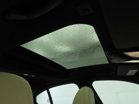 Certified 2025 BMW 330i Sedan w/ Premium Package image 17