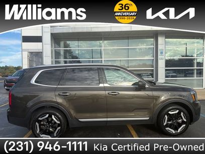 Used 2024 Kia Telluride S w/ S Sunroof Package
