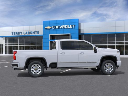 New 2026 Chevrolet Silverado 2500 High Country w/ High Country Premium Package AWD/4WD image 7