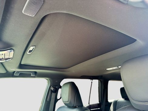 Used 2024 Lexus GX 550 AWD/4WD image 9