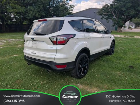 Used 2017 Ford Escape SE w/ Equipment Group 201A FWD image 3