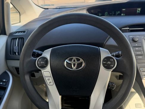 Used 2014 Toyota Prius Two image 18