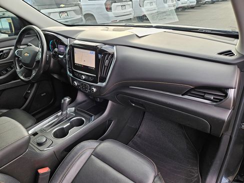 Used 2020 Chevrolet Traverse LT w/ LT Premium Package AWD/4WD image 32