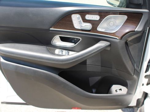Used 2024 Mercedes-Benz GLS 450 4MATIC image 35