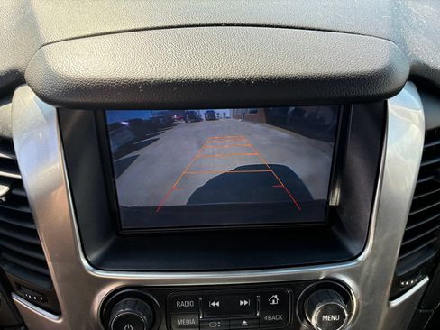Used 2015 Chevrolet Suburban LTZ RWD image 10