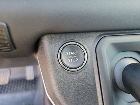 Used 2024 Land Rover Defender 90 X-Dynamic SE image 89