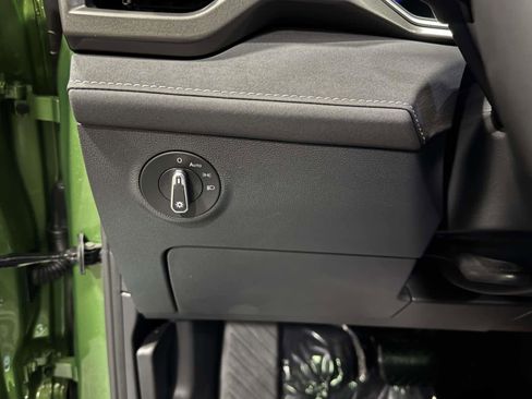 New 2026 Volkswagen Taos SE image 33