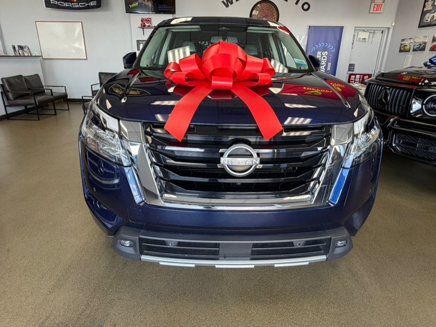 Used 2022 Nissan Pathfinder Platinum AWD/4WD image 5