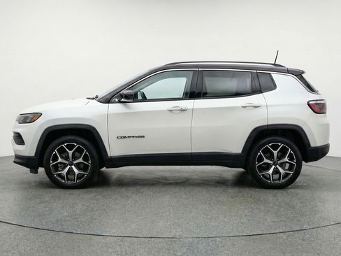 Used 2025 Jeep Compass Limited image 5