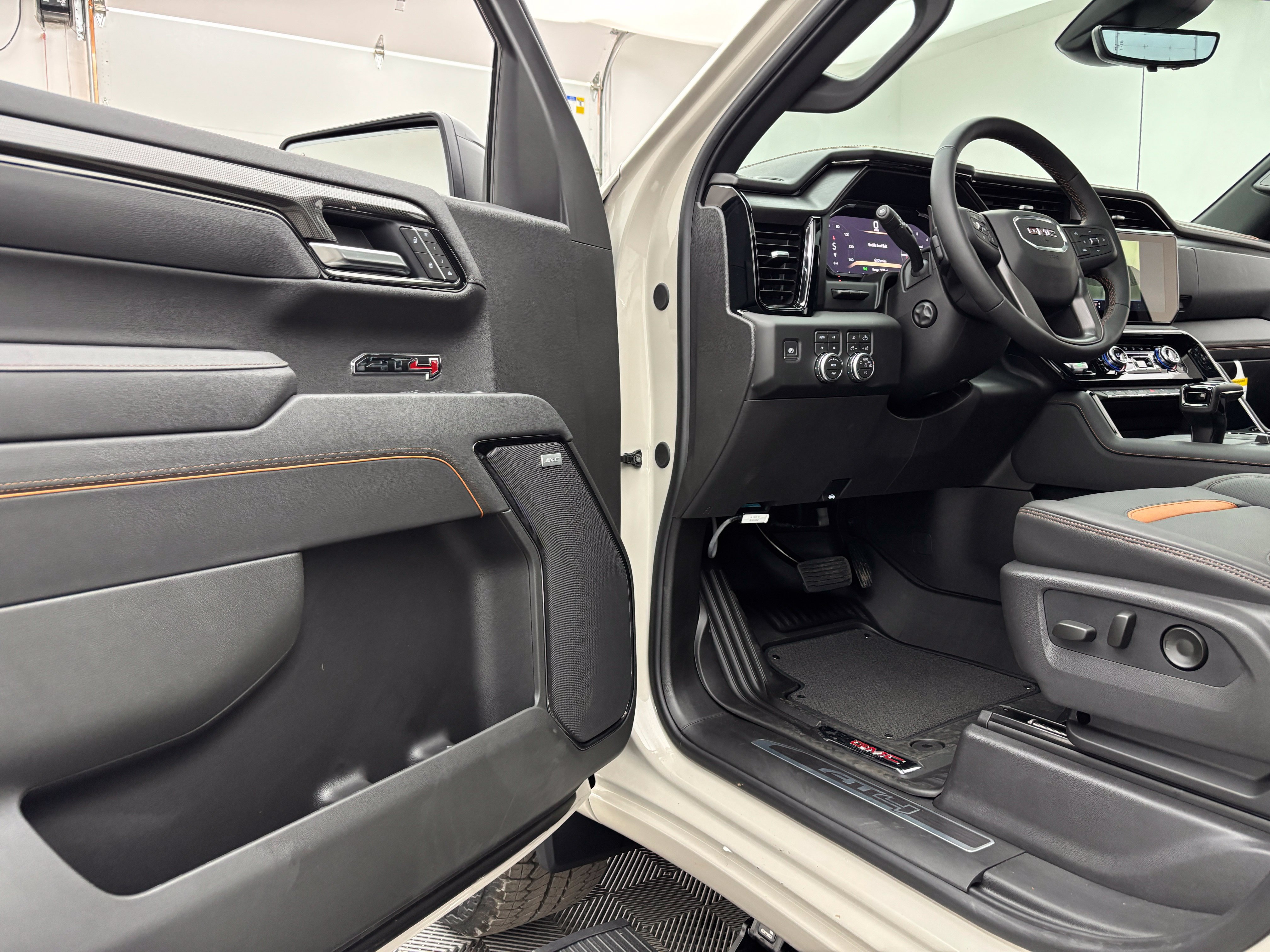 New 2026 GMC Sierra 1500 AT4 w/ AT4 Premium Package AWD/4WD image 17