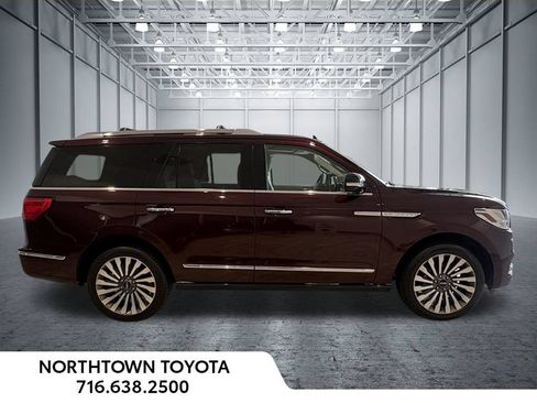 Used 2019 Lincoln Navigator Reserve w/ Cargo Package AWD/4WD image 5