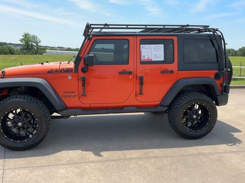 Used 2015 Jeep Wrangler Unlimited Sport w/ Quick Order Package 24S AWD/4WD image 4