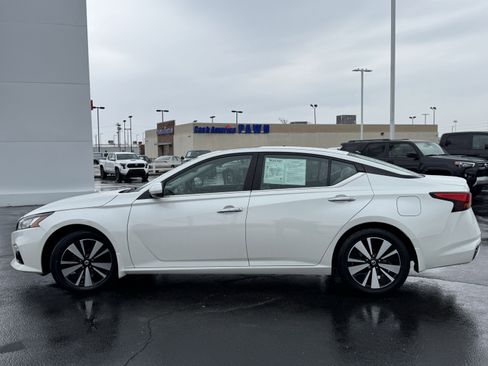Used 2019 Nissan Altima 2.5 SV image 16