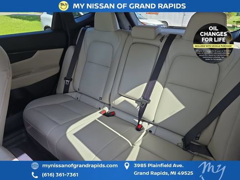 Used 2025 Nissan Murano SV AWD/4WD image 29