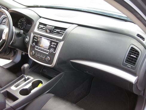 Used 2017 Nissan Altima 2.5 SR w/ Midnight Edition Package FWD image 33