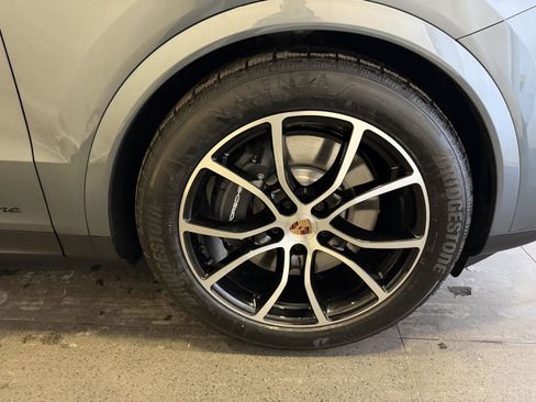 New 2026 Porsche Cayenne E-Hybrid image 13