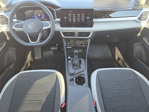 New 2026 Volkswagen Taos SE image 21