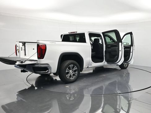 Certified 2024 GMC Sierra 1500 SLT AWD/4WD image 47