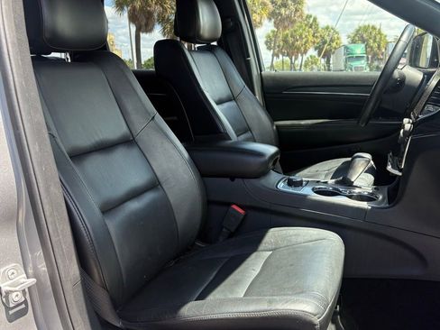 Used 2019 Jeep Grand Cherokee Limited image 17