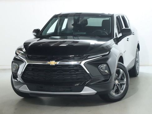 Used 2024 Chevrolet Blazer LT image 3