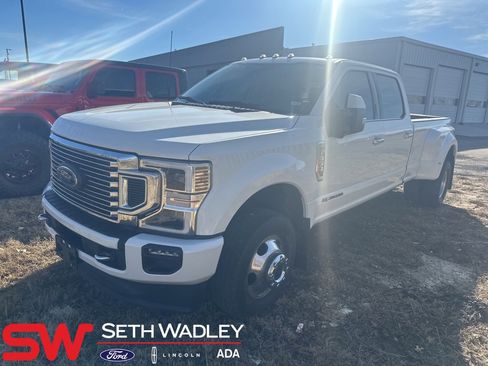 Used 2022 Ford F350 Limited image 1
