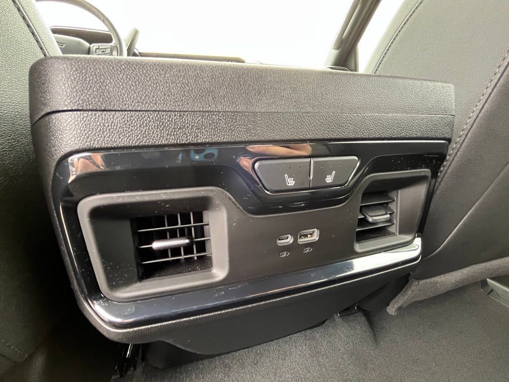 Used 2025 Chevrolet Silverado 2500 ZR2 AWD/4WD image 30