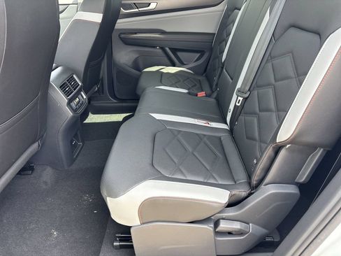 New 2026 Volkswagen Atlas Peak Edition AWD/4WD image 13