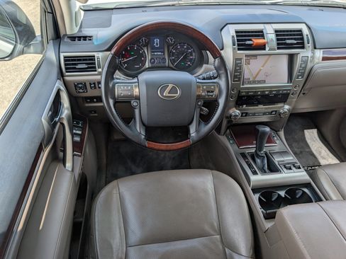 Used 2015 Lexus GX 460 w/ Premium Package AWD/4WD image 8