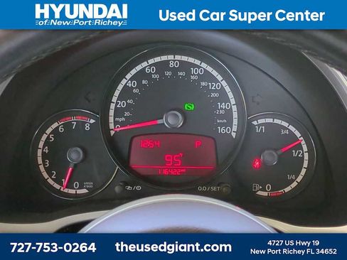 Used 2013 Volkswagen Beetle 2.5 FWD image 23