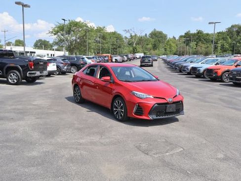 Used 2018 Toyota Corolla SE FWD image 9