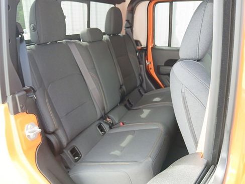 New 2025 Jeep Gladiator Sport image 28