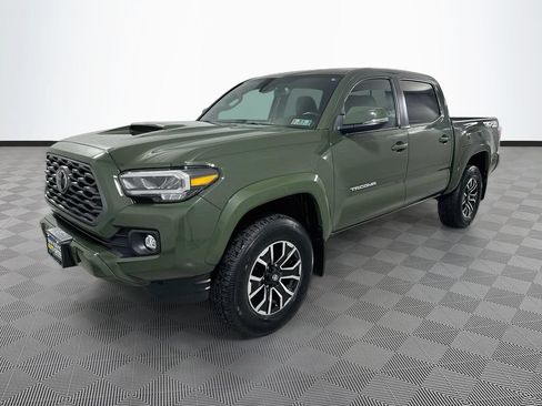 Used 2021 Toyota Tacoma TRD Sport w/ Technology Package AWD/4WD image 3