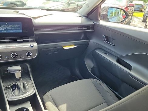 Certified 2025 Hyundai Kona SE image 14