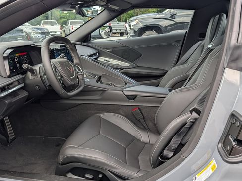 Used 2025 Chevrolet Corvette Stingray Convertible w/ Z51 Performance Package RWD image 12